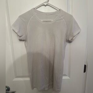 Lululemon white swiftly tech short sleeve size 8